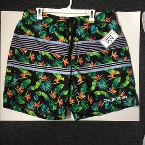 American Crowns Mens Floral Short Lines California